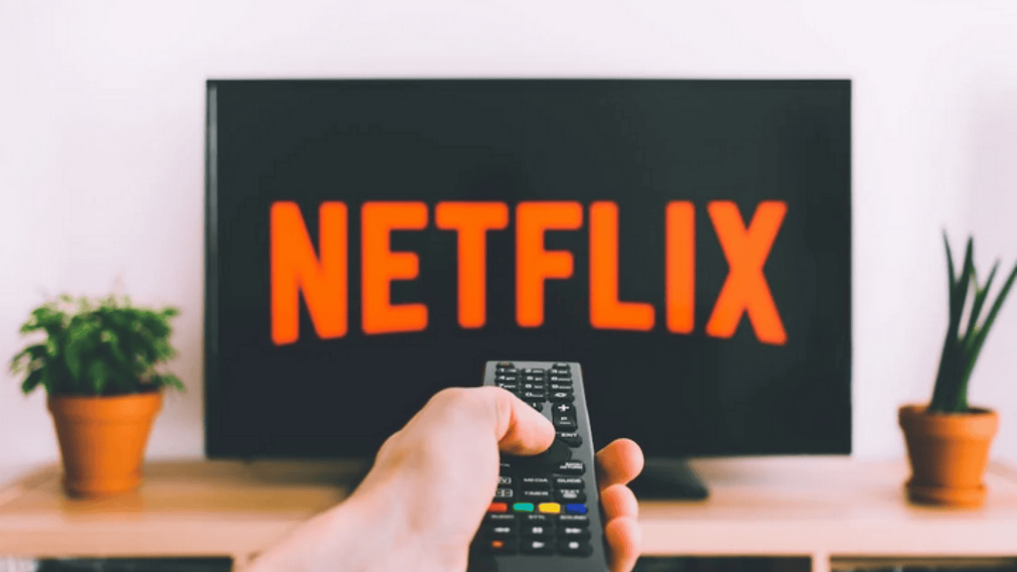 Netflix giữ chân khách hàng bằng cách sử dụng AI tối ưu trải nghiệm cá nhân hóa với nhu cầu xem phim của người dùng.