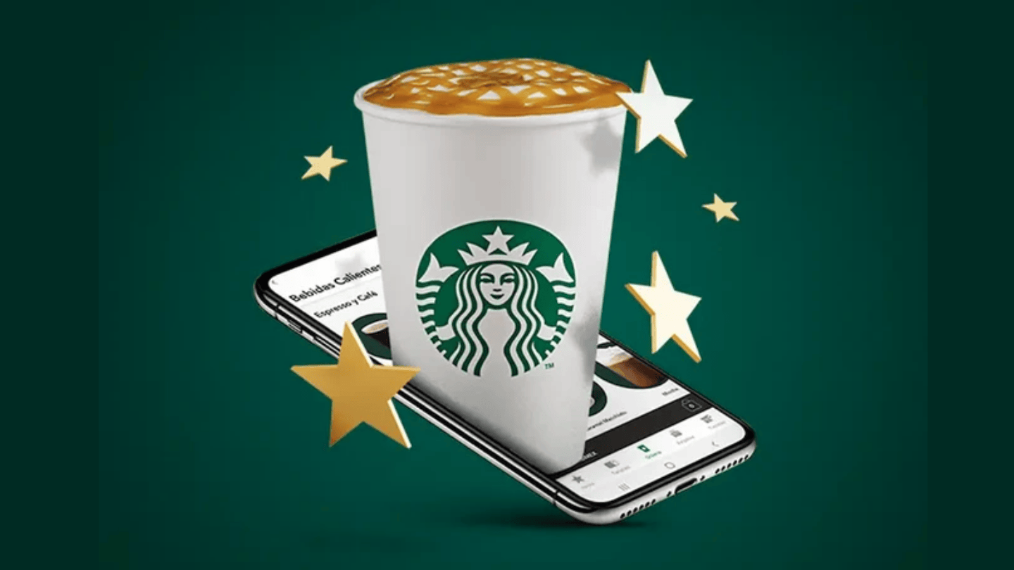 Starbucks bắt đầu triển khai chương trình khách hàng thân thiết từ năm 2008 và phát triển mạnh mẽ vào năm 2011.